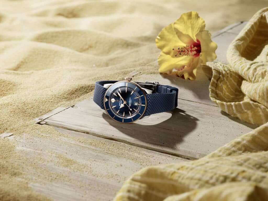 Reloj Breitling Superocean Heritage: elegancia estival con espíritu surfero